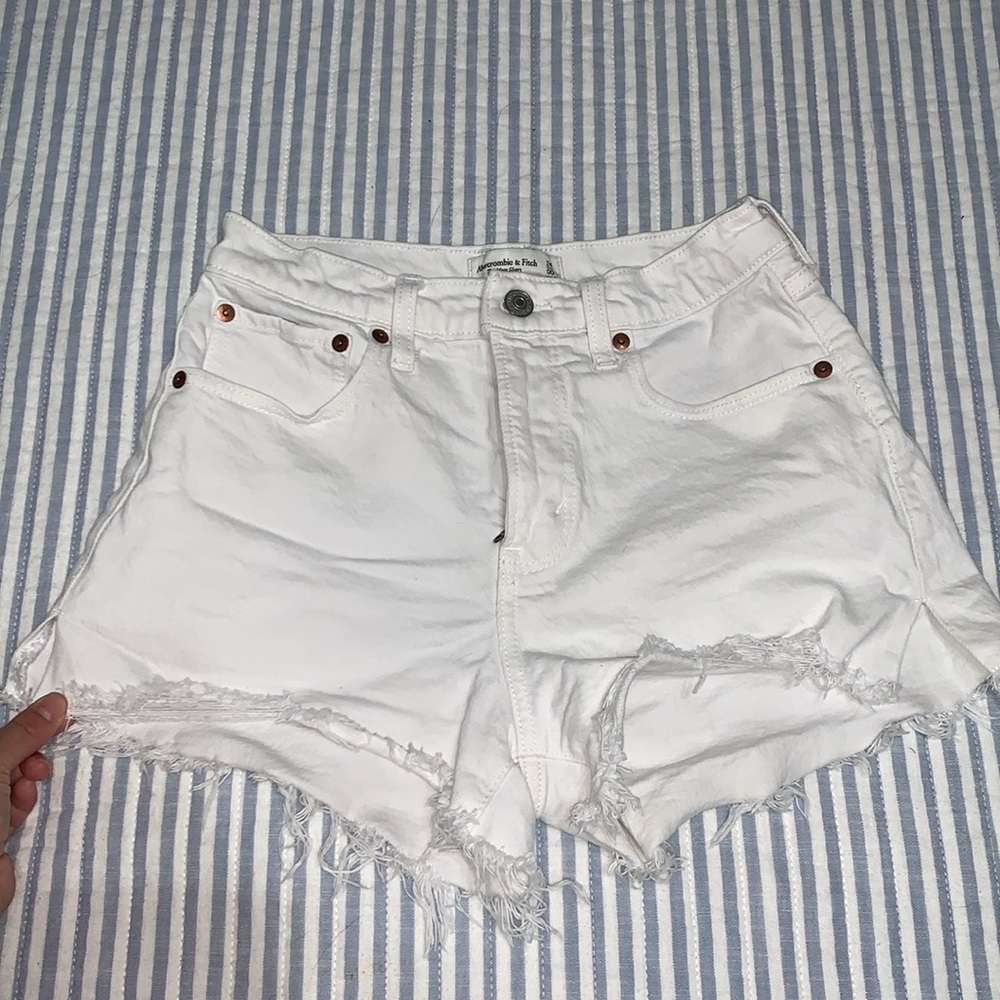 Abercrombie the mom short -Mid rise & curve love - Picture 4 of 6